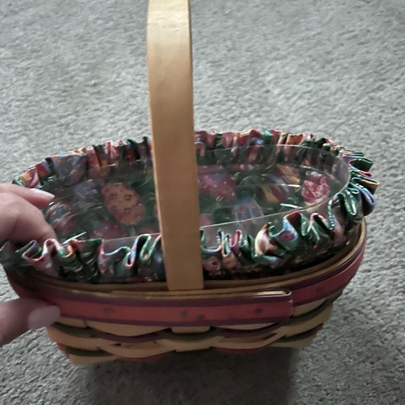 Vintage 1997 Longaberger small Easter basket with liner and plastic insert - Picture 2 of 4